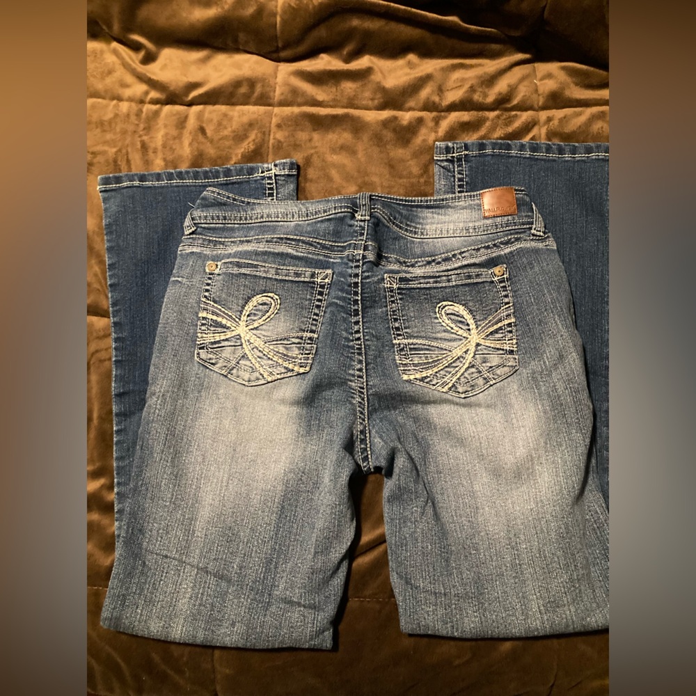 Wallflower brand, size 11 short, luscious curvy fit, Women's Blue Jeans - Picture 6 of 12